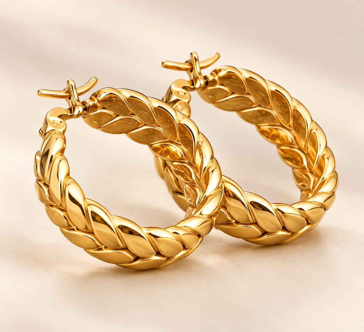 Geflochtene Creolen Gold – Edelstahl 316L, 18k vergoldet, 17 mm