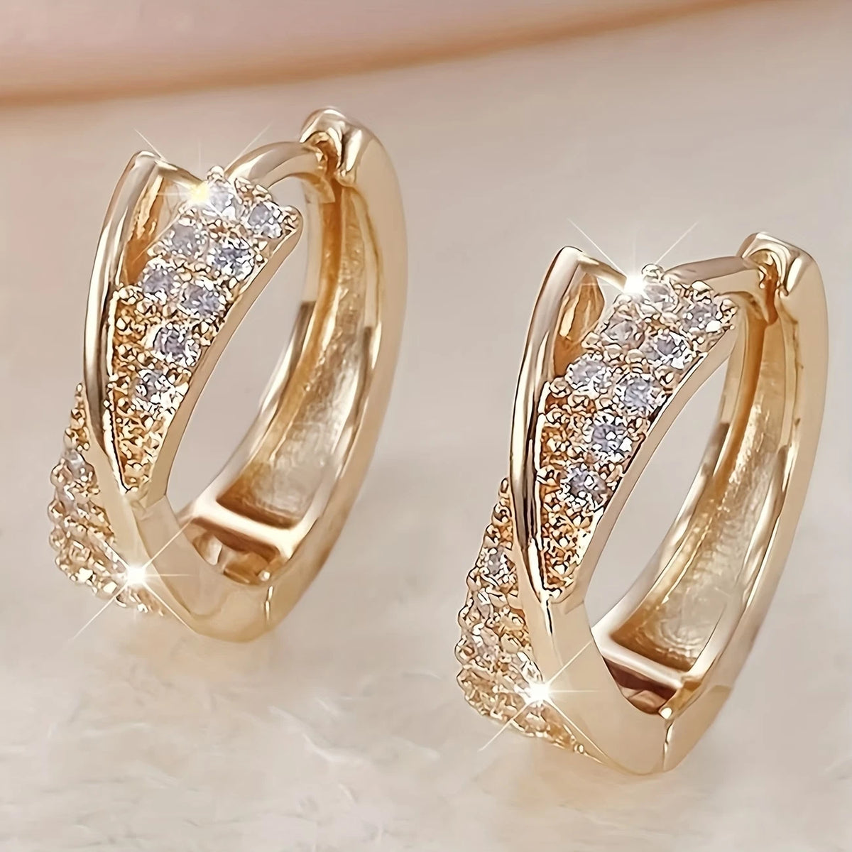 Elegante Creolen – 18 Karat vergoldet mit funkelnden Zirkonia 1,5cm
