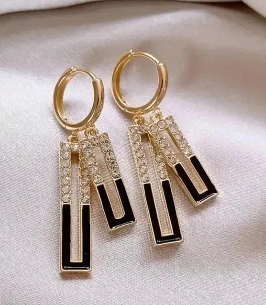 Creolen mit Anhänger 18K vergoldet – Schwarz & Zirkonia – 4,7 cm Damen Ohrringe