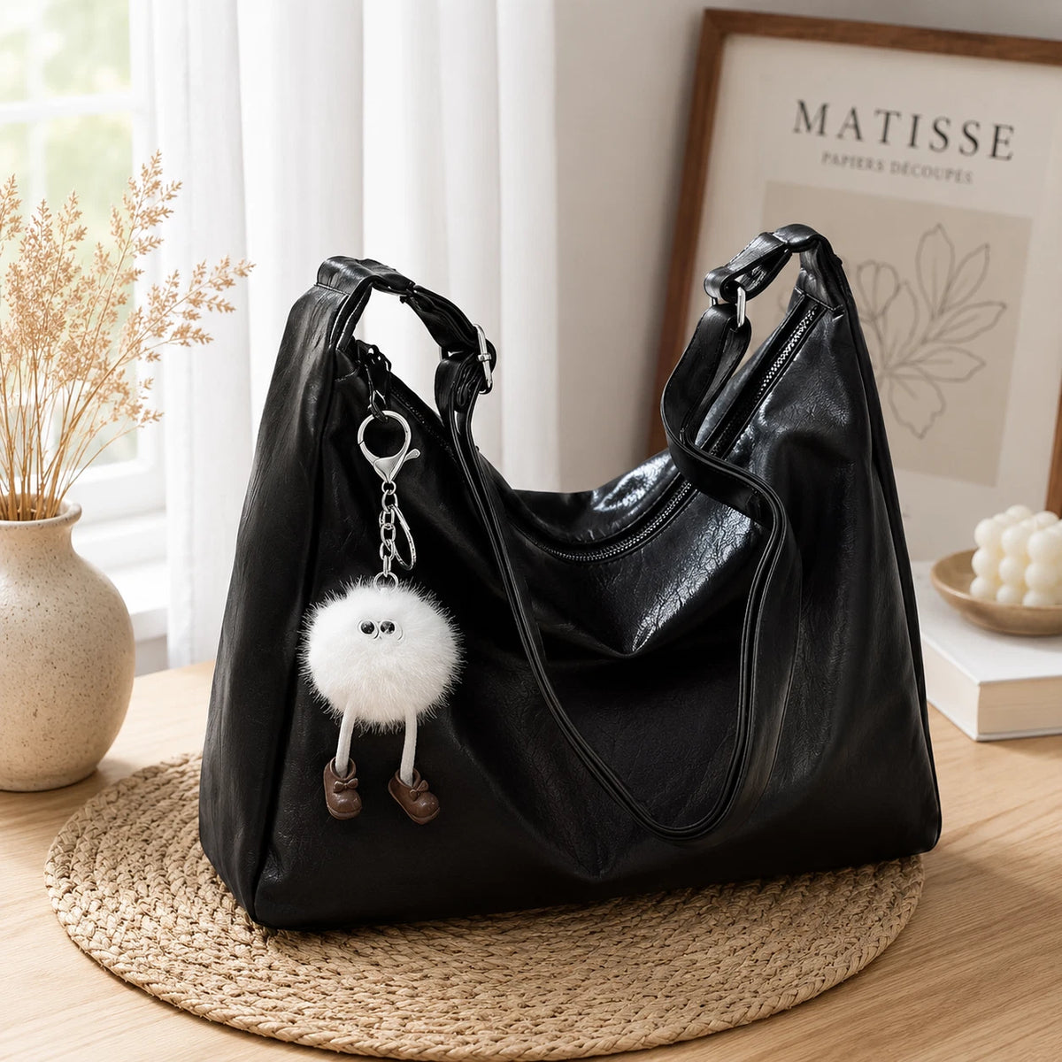 Damen Schultertasche Schwarz aus PU-Leder mit Reißverschluss und süßem Plüsch