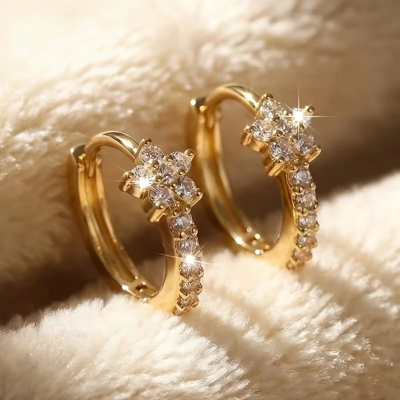 Elegante Creolen – 18 Karat vergoldet mit funkelnden Zirkonia